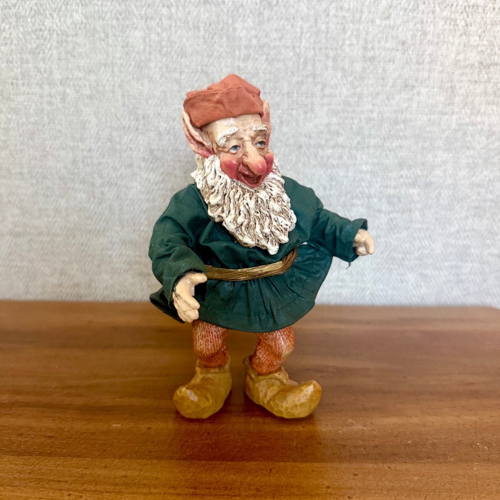 Vintage 1988 Kurt Adler Clothique Santa's Helper Workshop Elf Figurine Folk Art
